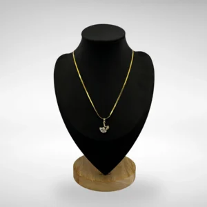Gold-plated chain with leaf pendant – AUREZA lightweight daily wear necklace